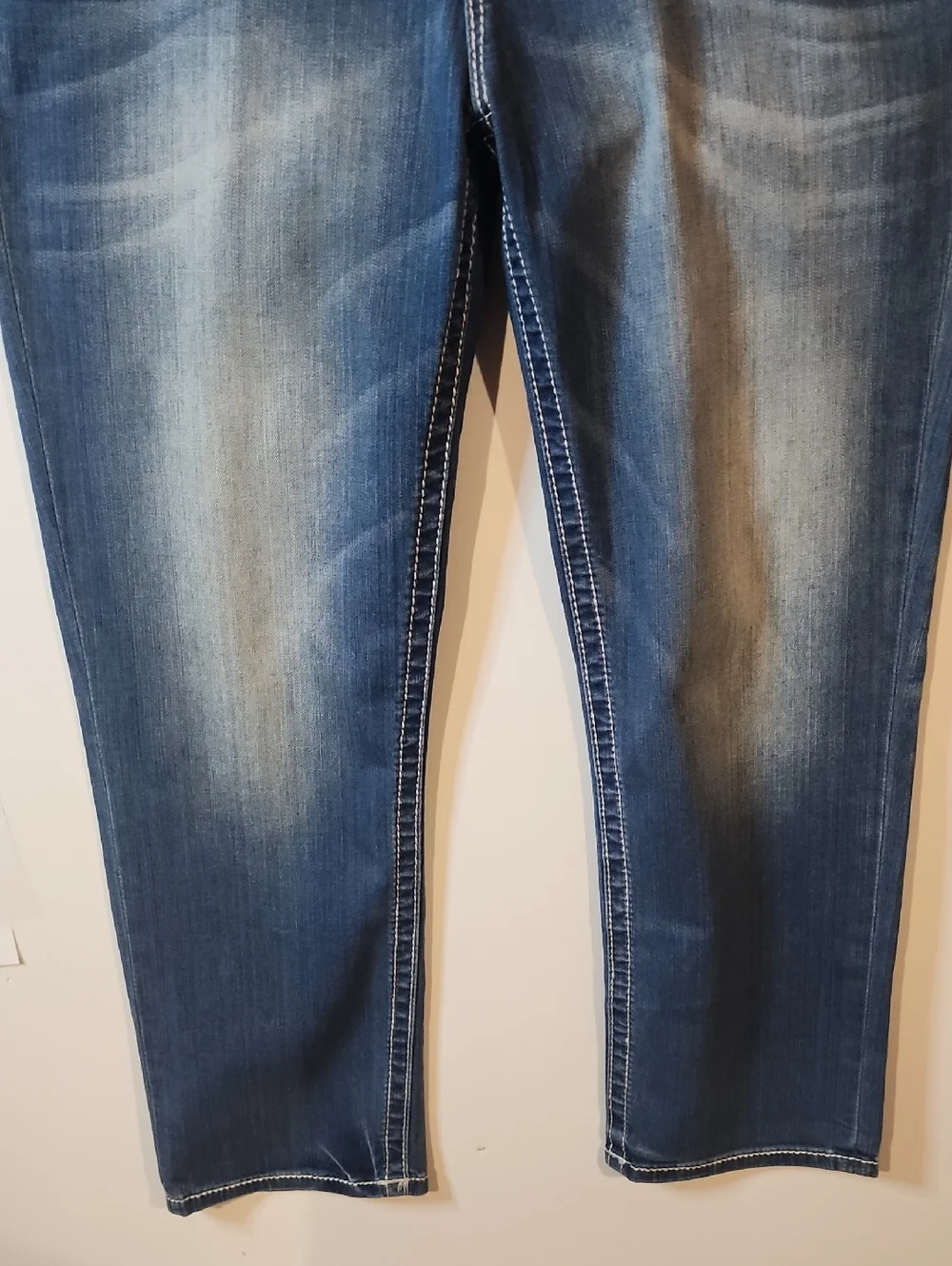 Miss Me Easy Cropped Jeans NWOT Size 31 - Picture 3 of 14